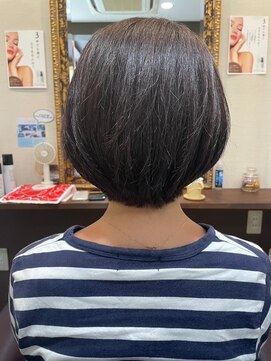 ヘアーズロー(hair's LOWE) 【 hair's LOWE 】ショートボブ/丸みシルエット/大人ガーリー