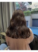 オリーブベージュ