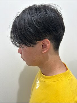 ヒュイル バイ ニアウ(Hwyl by Niau) メンズマッシュセンターパートスパイラルパーマニュアンスパーマ