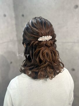 スケール(=SCALE) 《ヘアセット＋フルメイク》