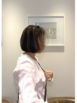 ロロネー 梅田(Lolonois) デザインカラー　ボブ