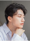原宿毛流れセンターパートフェザーパーマビジネスヘア刈り上げ