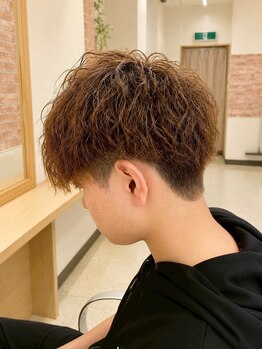 アリガ 船岡店(ARIGA)の写真/【夜も営業】仕事帰りのメンテナンスで清潔感UP！骨格矯正カットと特殊パーマで朝の時短もデザインも◎