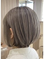 アッシュ 新杉田店(Ash)&nbsp;新杉田顔周りレイヤーカットダブルカラー白髪ぼかしハイライト