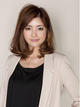 インディゴ(indigo) 毛先ワンカールパーマで、大人の女性を演出