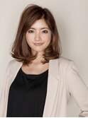 毛先ワンカールパーマで、大人の女性を演出