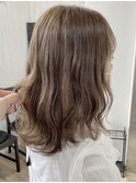 ベージュカラー　くすみベージュ　ブリーチなし　　榎園由美