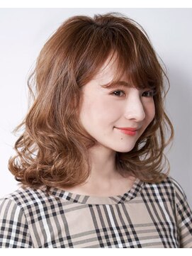 タヤ アルカキット錦糸町店(TAYA) 20代シースルーバングハイライトオリーブカラー外ハネミディアム