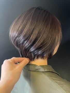 サローネデ アグスティナ バイ サンバンチ(salones de agustina by sanbanchi) 前下がりショートボブ/ボブレイヤー×ウェットヘアー