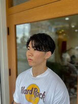 ラブハーツアンドビー マツヤマ(luve heart's And Be matsuyama)&nbsp;松山フェザーパーマニュアンスパーマ波巻きパーマセンターパート