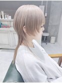 ホワイトベージュカラー/ウルフカット