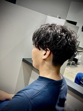 ヴェル ダンディ(Vel Dandi) ニュアンスパーマ×センターパート