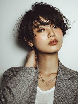 ヒマル 学芸大学(Himaru) 大人女性/ヘアセット黒髪/ボブルフ/ネビージュ/小顔/ワンレン