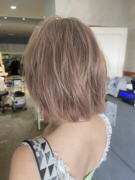 アーサス ヘアー デザイン 鎌ヶ谷駅前店(Ursus hair Design by HEADLIGHT) レイヤーボブ　ミルクティー　ブリーチあり