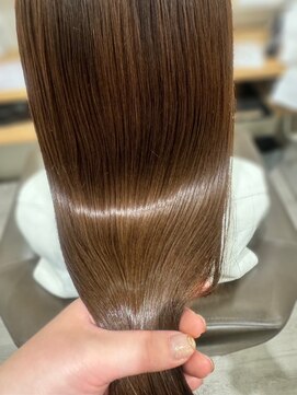 ロッカヘアエジェ(ROCCA hair eje.) 暗めカラールミナスモカブラウン