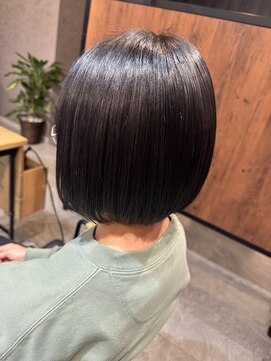 ゴートヘア(GOAT hair) 前下がりボブ