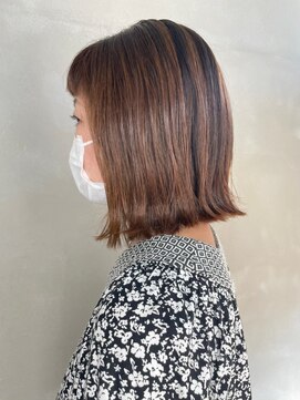 大人可愛い♪切りっぱなし外ハネミディ