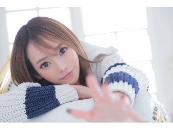 オーセン(Authen)の写真/【小顔の魔法】顔周りの黄金比カットで、あなたの第一印象を劇的にアップ！
