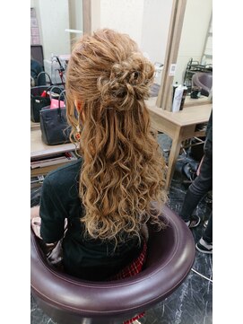 エヌエービー 池袋店(N.A.B.) ハーフアップ