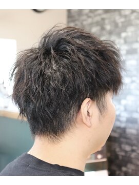 ウィスカーヘアー(whisker hair) ツイストスパイラルパーマ