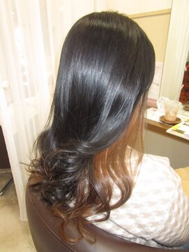 コアフィールフィス(COIFFURE fils) 《見附　今町》M3D ハイトーンインナー×ブラック　巻き髪