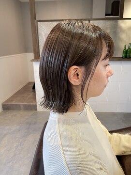 西本整髪 ボブ　外ハネ