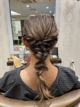 ヴィサージュジョイン(VISAGE join) 編みおろしアレンジ