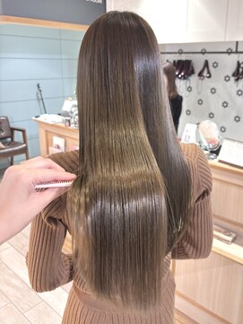 プラグ バイ ネオリーブ(plug by neolive) 小顔×髪質改善[髪質改善/縮毛矯正/韓国]T