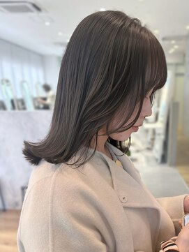 アトロ(Atoro) ブラウン×グレージュの絶妙透明感カラー/レイヤーカット