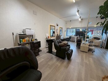 心華美(KOKOHANABI)の写真/男女問わず気軽にご来店可能！髪のお悩みのも丁寧な対応を心がけます。