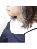 白っぽいグレージュのインナーカラー