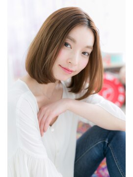 ミック ヘアアンドビューティー 大山店(miq  Hair&Beauty) 大人フェミニンセンターパート艶カラーかきあげボブa1
