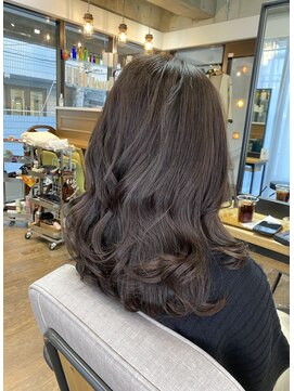 ヘアアンドメイク スタジオ ミムロ(HAIR&MAKE STUDIO MIMURO) セミロングヘア・レイヤーカット・艶グレージュ