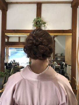 サトシオダクラ(SATOSHI ODAKURA) カールシニヨン