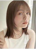 ぱつっとミディアムに顔まわりレイヤーで小顔に◎