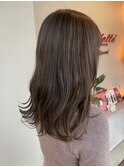 オリーブベージュ×ナチュラルハイライト