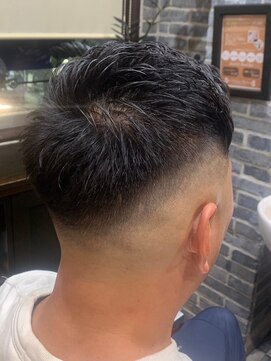 ミリオンバックス 神田店(Million Bucks) スパイキーショート/スペインカール<理容室>[メンズ/床屋/神田]