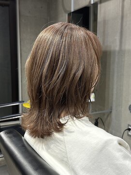 ラック(LUCK) ピンクベージュ/船橋/くすみベージュ/細めハイライト