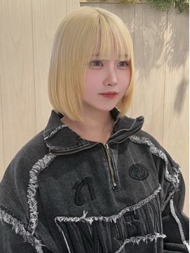 フリーラ 表参道(freera) 抜きっぱなしブロンド ケアブリーチカラー  切りっぱなしボブ