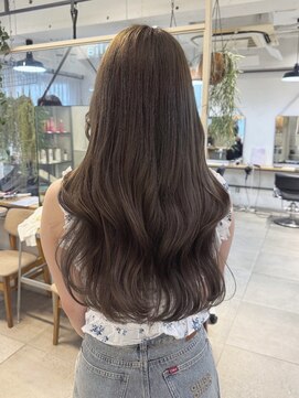 ロマリア ヒルズ 表参道 原宿(Lomalia HILLS) くすみブラウン[表参道/原宿/ケアカラー/ケアブリーチ/縮毛矯正]