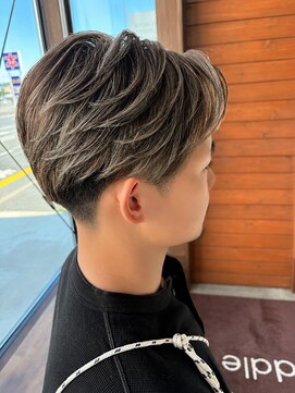 リドル ヘアー 駒生店(Riddle HAIR) センターパート×極細ハイライト