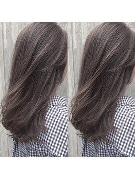 リマ(RIMA) 【RIMA】外国人風☆抜け感ハイライト×重軽ロング