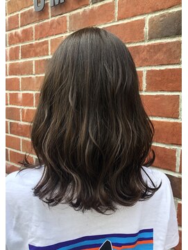 シェノン 梅田(CHAINON) セミウェットウェーブ×オリーブカラー