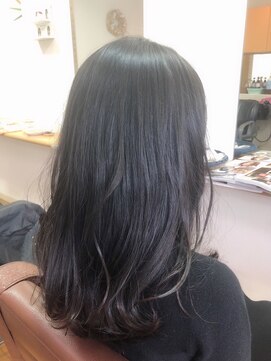 エルフゥ(Elle fou) 暗髪カラー