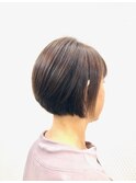 前下がり/小顔/ハンサムショート/ショートボブ/アッシュベージュ
