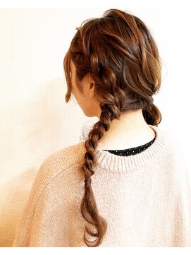 アールイー(Re:) 編み込みツイン 編み下ろし