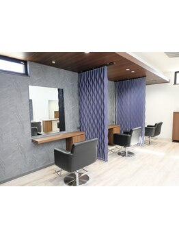 【全席半個室】高級ホテルのような極上のくつろぎ空間で、ワンランク上の美髪と垢抜けスタイルをご提供☆