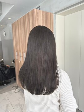 ガリカ 博多(Gallica) <入佐あやの>ワンカラーでできる艶感グレージュにやわらかロング