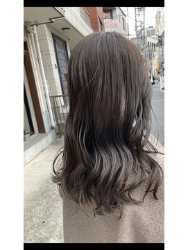 レイリー(LAiLy) オシャレ　大人可愛い　透明感　スロウカラー　オリーブ