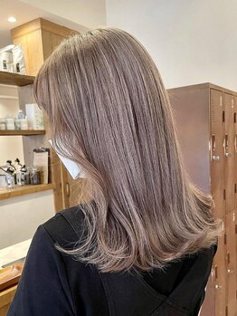 リーファ(reefur)の写真/ひとりひとりに合わせたオーダーメイドカラーで理想色を実現。外国人風ダブルカラー,ケアブリーチはお任せ*